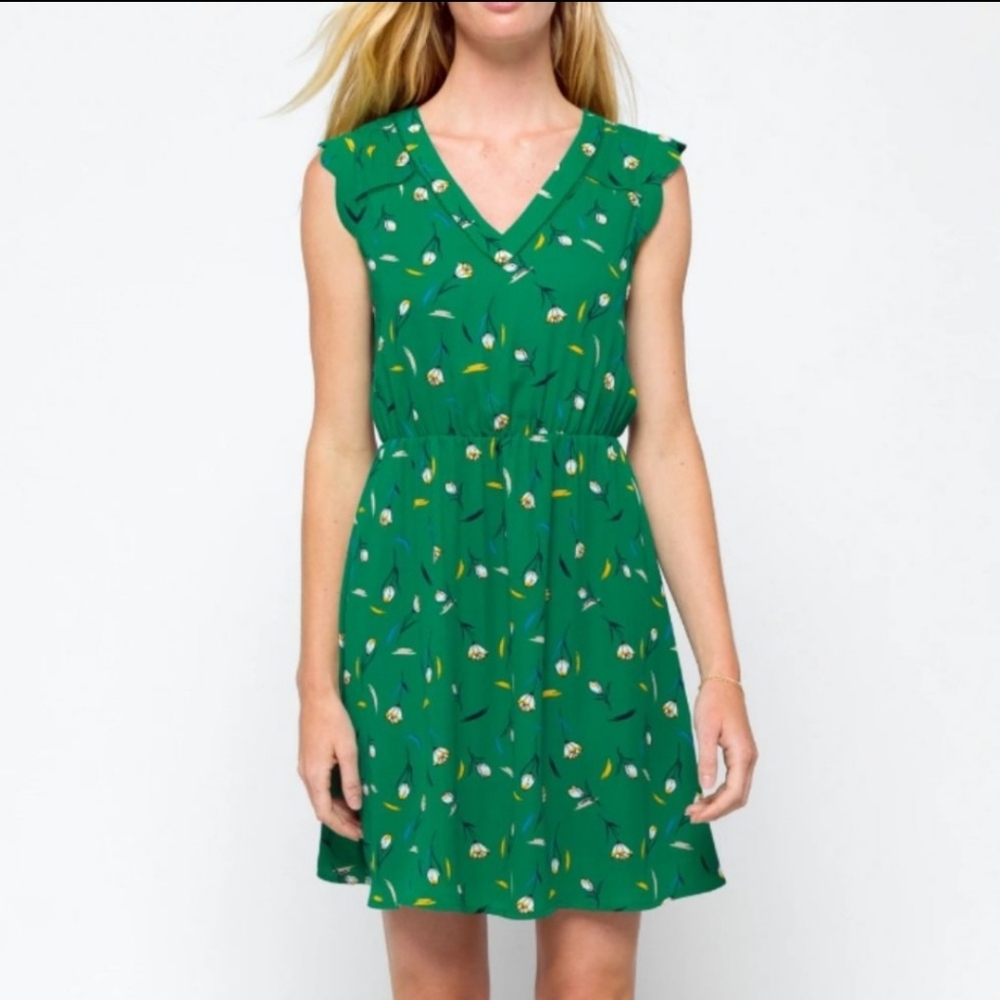 41 HAWTHORN Midnight Scallop Detail Dress in Green, Size Large